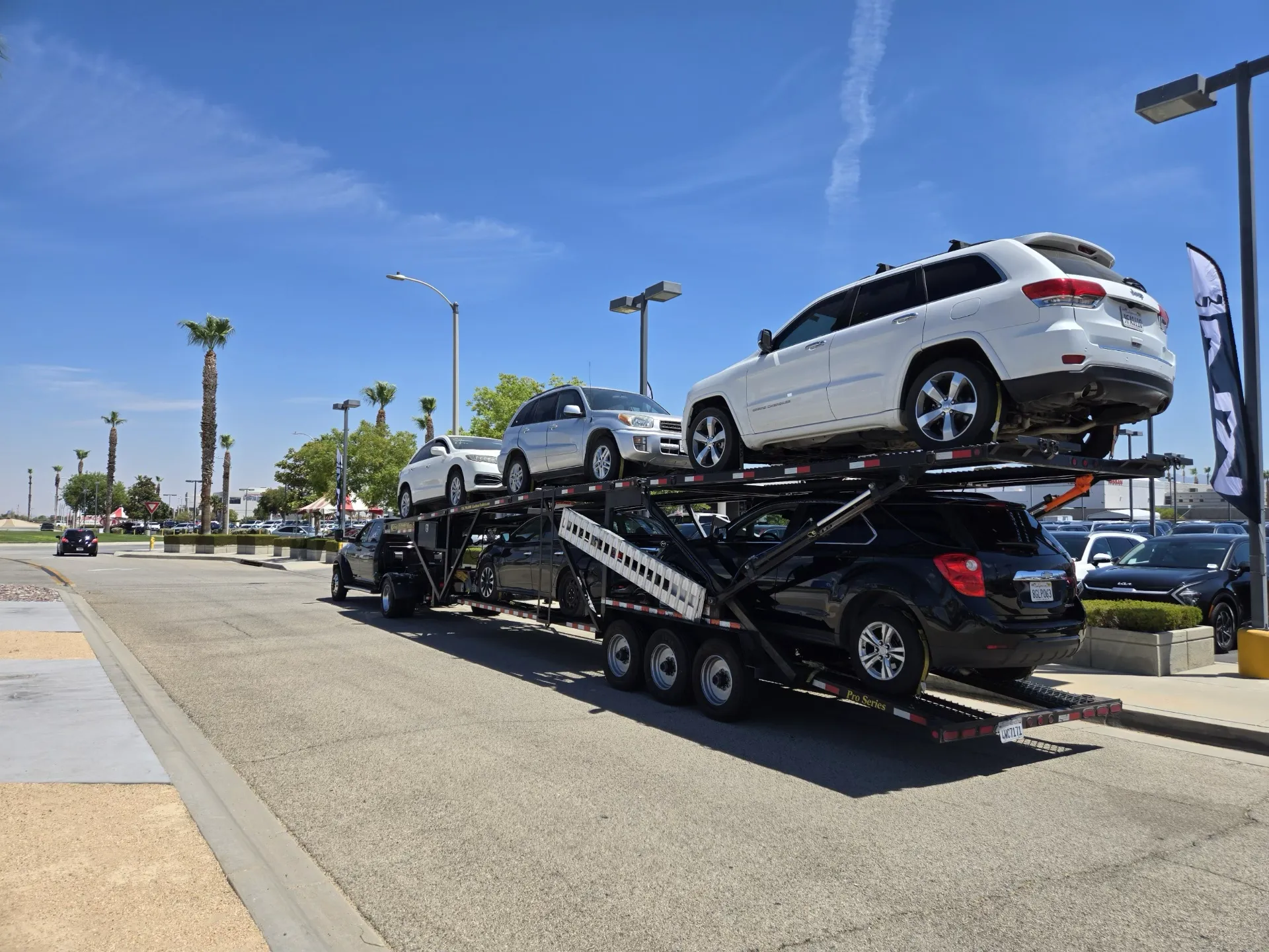 123_1 6_Multi-Vehicle-Hauling-Daytime